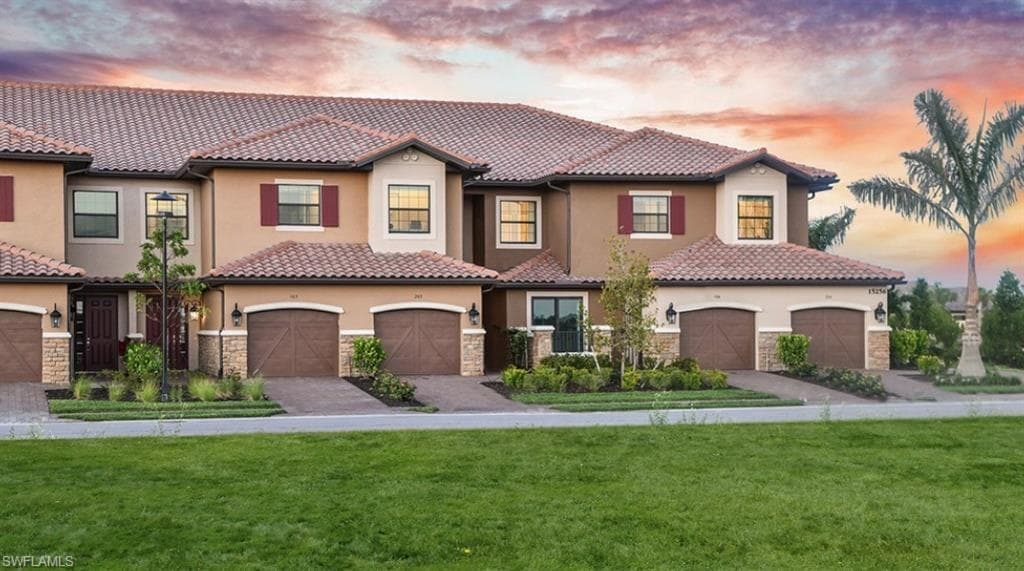 15315 Lucerna St 203, Naples, FL 34114-1