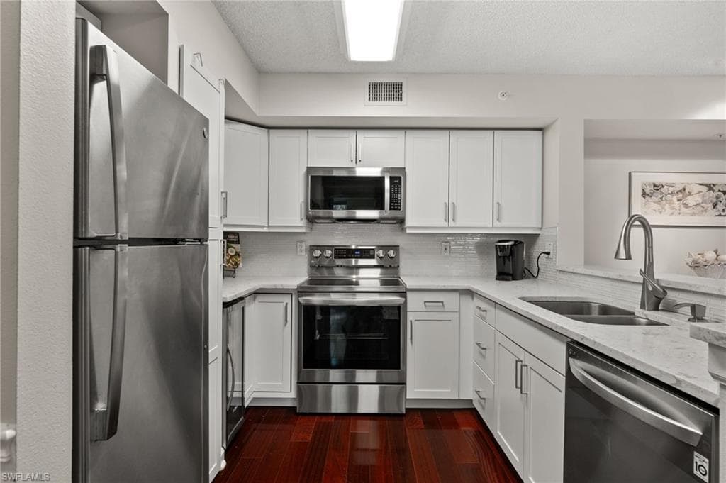 1230 Wildwood Lakes Blvd 102, Naples, FL 34104-8