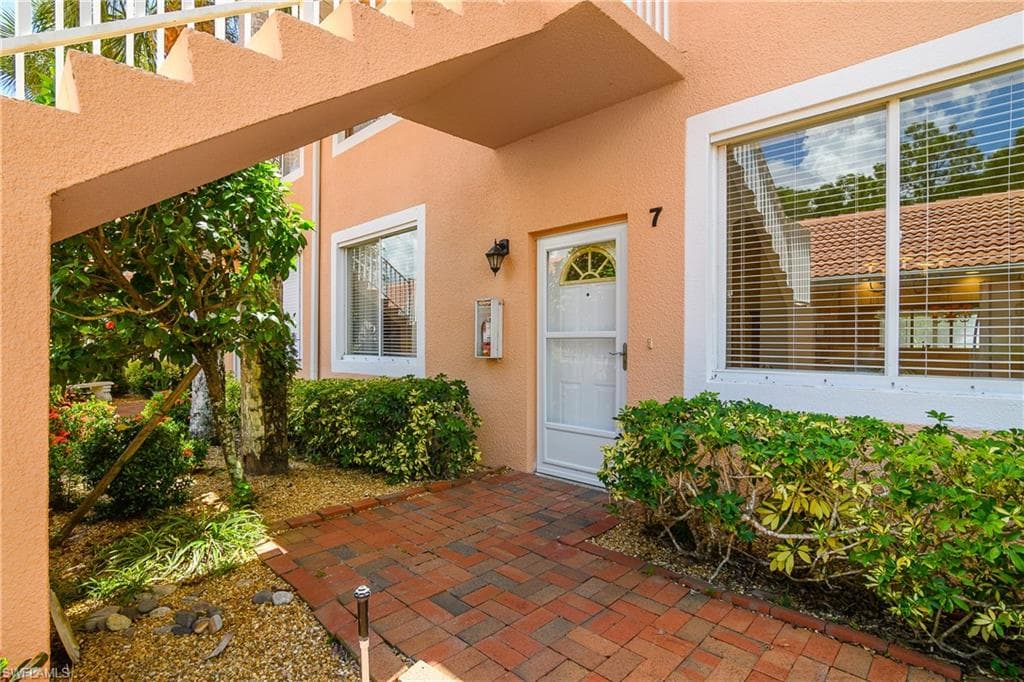 6600 Beach Resort Dr 407, Naples, FL 34114-4