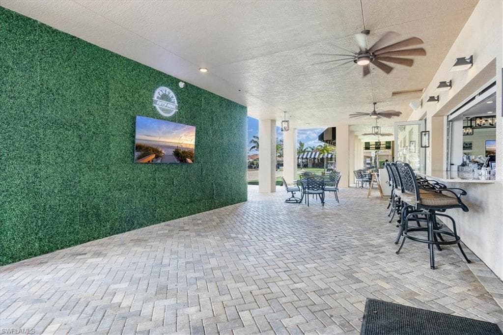 5963 Sand Wedge Ln 201, Naples, FL 34110-38