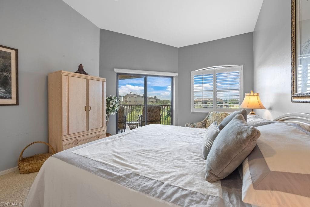 195 Vintage Cir 402, Naples, FL 34119-12