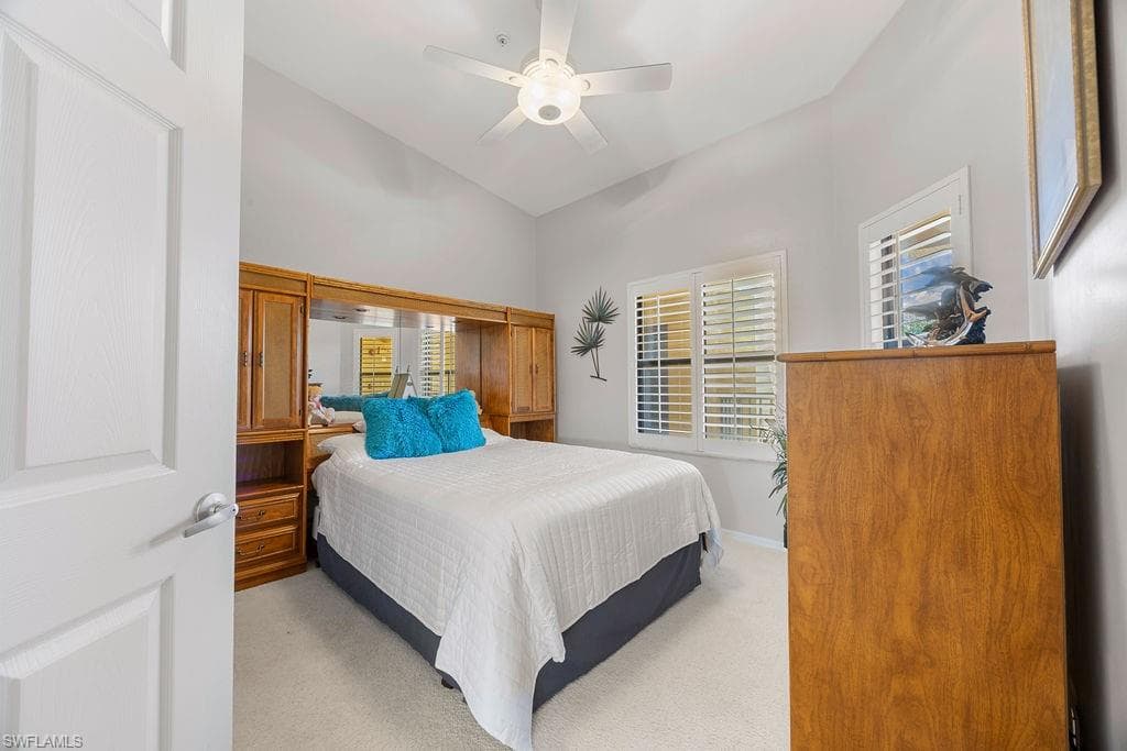 195 Vintage Cir 402, Naples, FL 34119-18