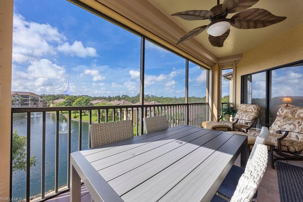 195 Vintage Cir 402, Naples, FL 34119-20