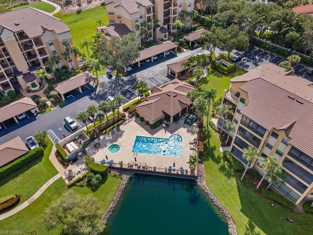 195 Vintage Cir 402, Naples, FL 34119-23
