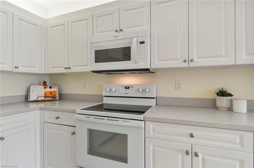 7552 Oleander Gate Dr C104, Naples, FL 34109-22