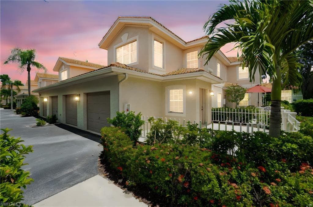 7552 Oleander Gate Dr C104, Naples, FL 34109-33