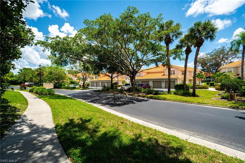 7552 Oleander Gate Dr C104, Naples, FL 34109-34