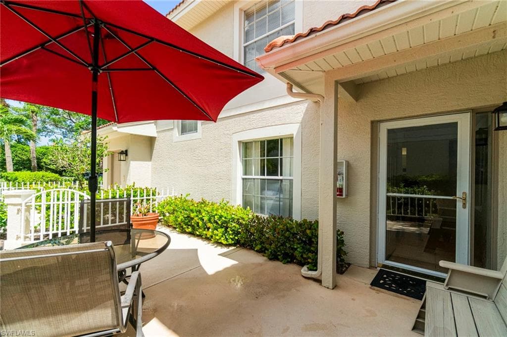 7552 Oleander Gate Dr C104, Naples, FL 34109-44