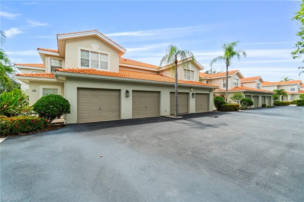7552 Oleander Gate Dr C104, Naples, FL 34109-47