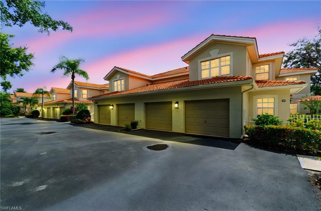 7552 Oleander Gate Dr C104, Naples, FL 34109-48