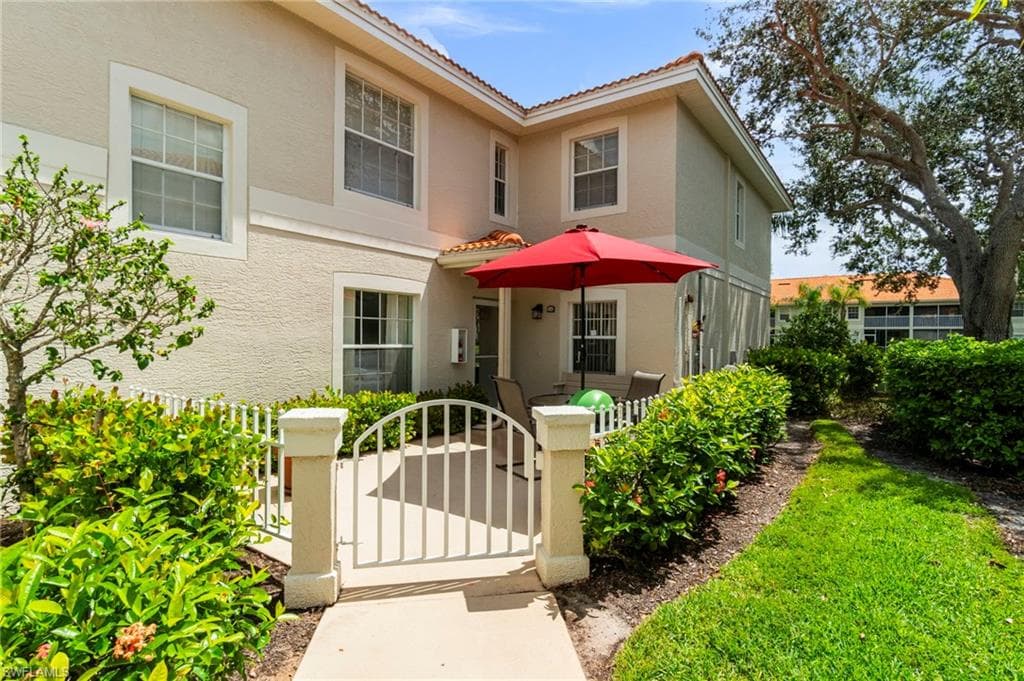 7552 Oleander Gate Dr C104, Naples, FL 34109-49