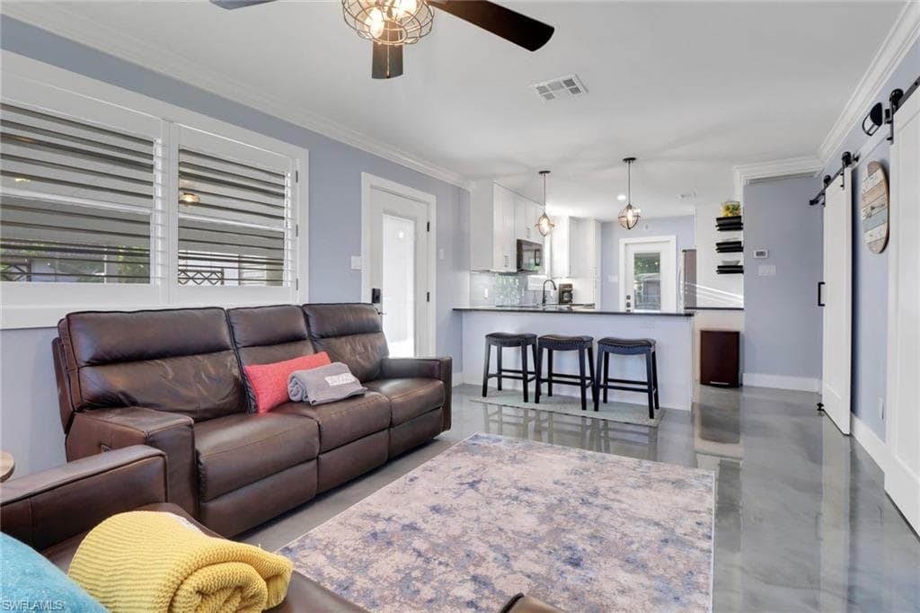 9804 Montana Ct, Bonita Springs, FL 34135-9