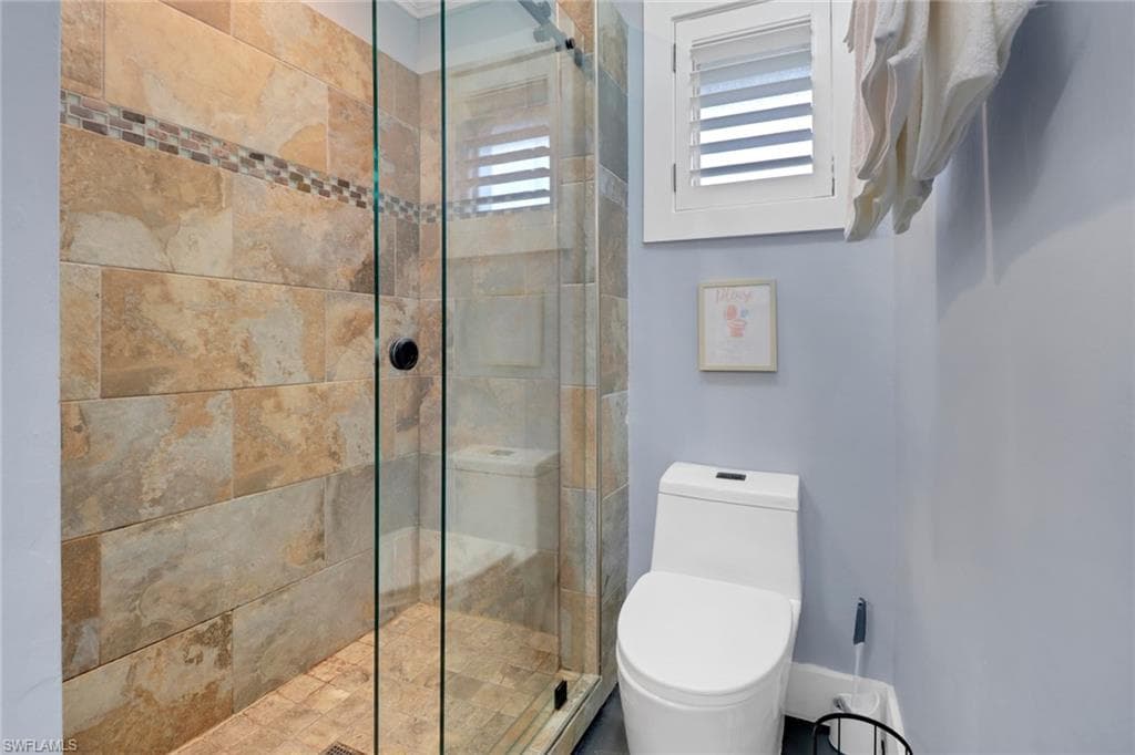 9804 Montana Ct, Bonita Springs, FL 34135-17