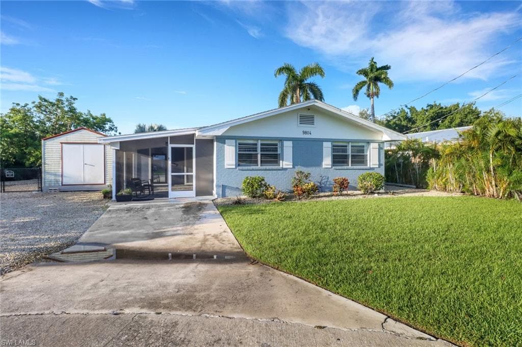 9804 Montana Ct, Bonita Springs, FL 34135-3
