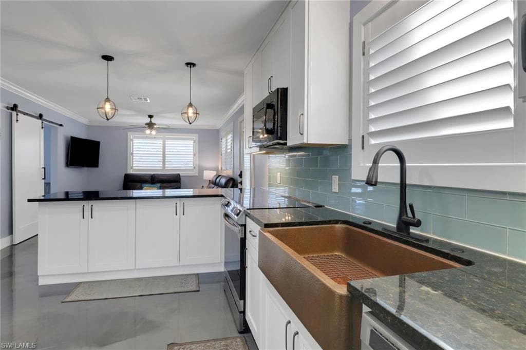9804 Montana Ct, Bonita Springs, FL 34135-4