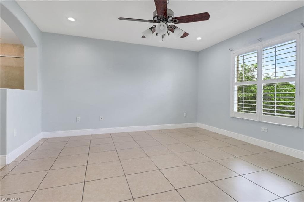 4125 20th Ave NE, Naples, FL 34120-15