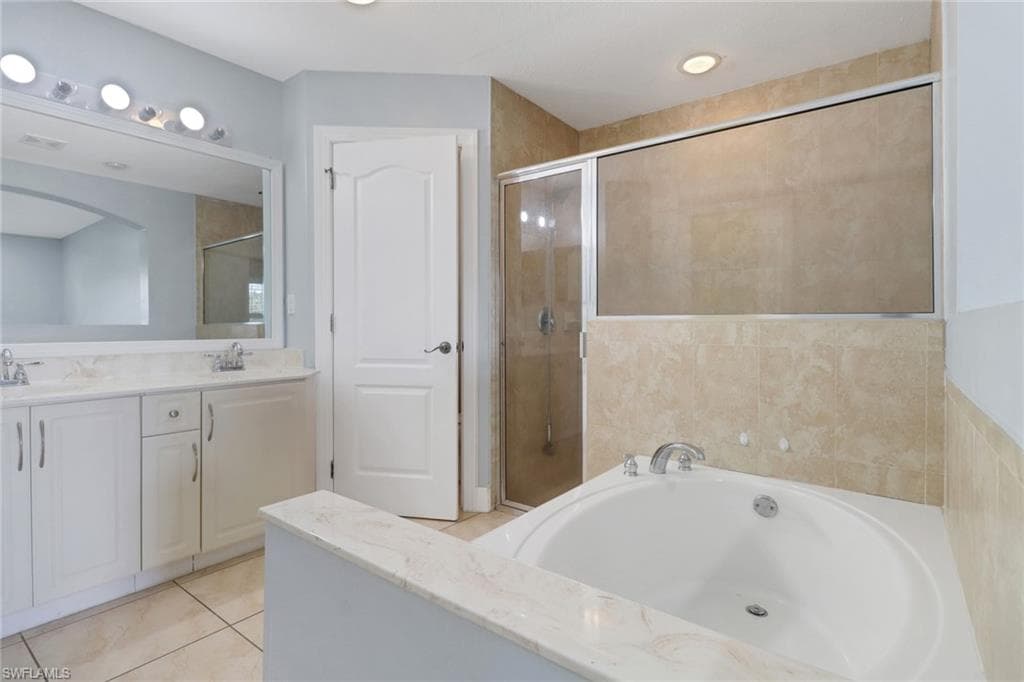 4125 20th Ave NE, Naples, FL 34120-17