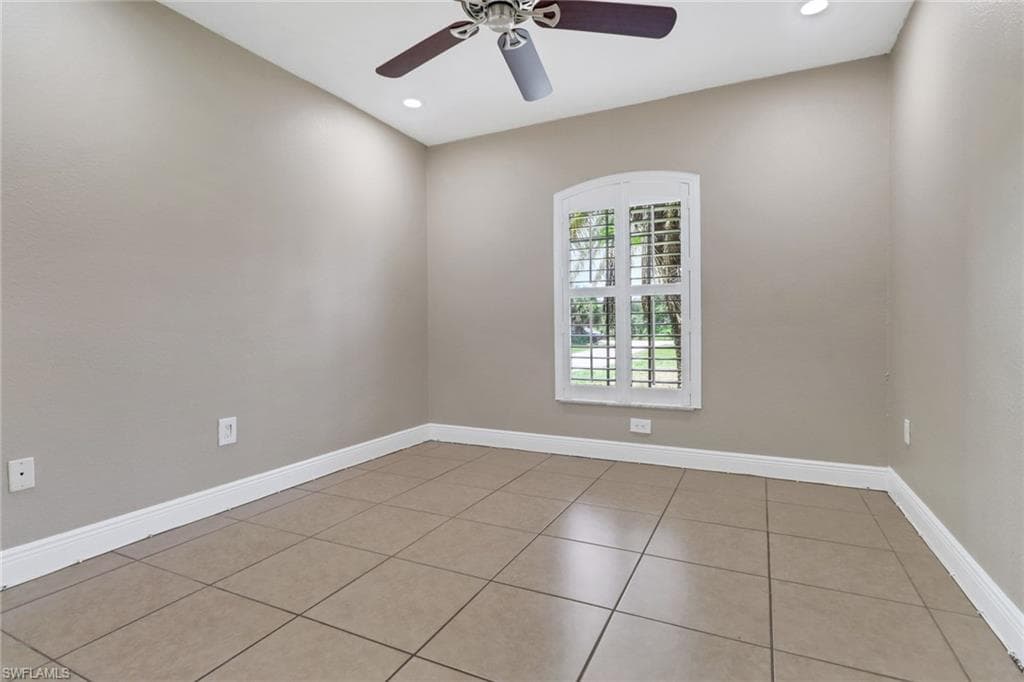 4125 20th Ave NE, Naples, FL 34120-19