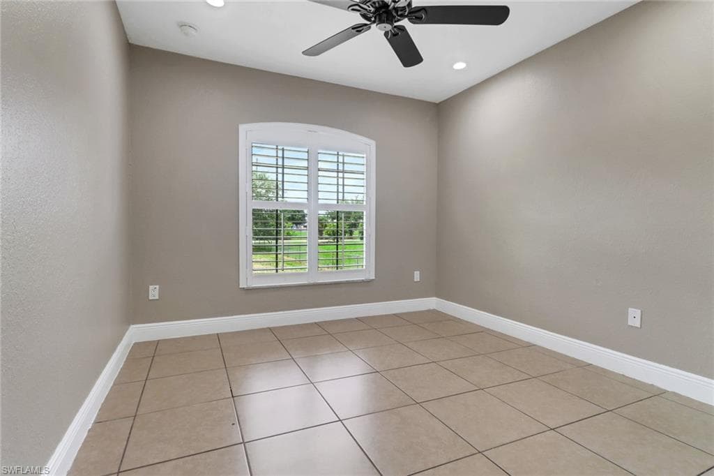 4125 20th Ave NE, Naples, FL 34120-22
