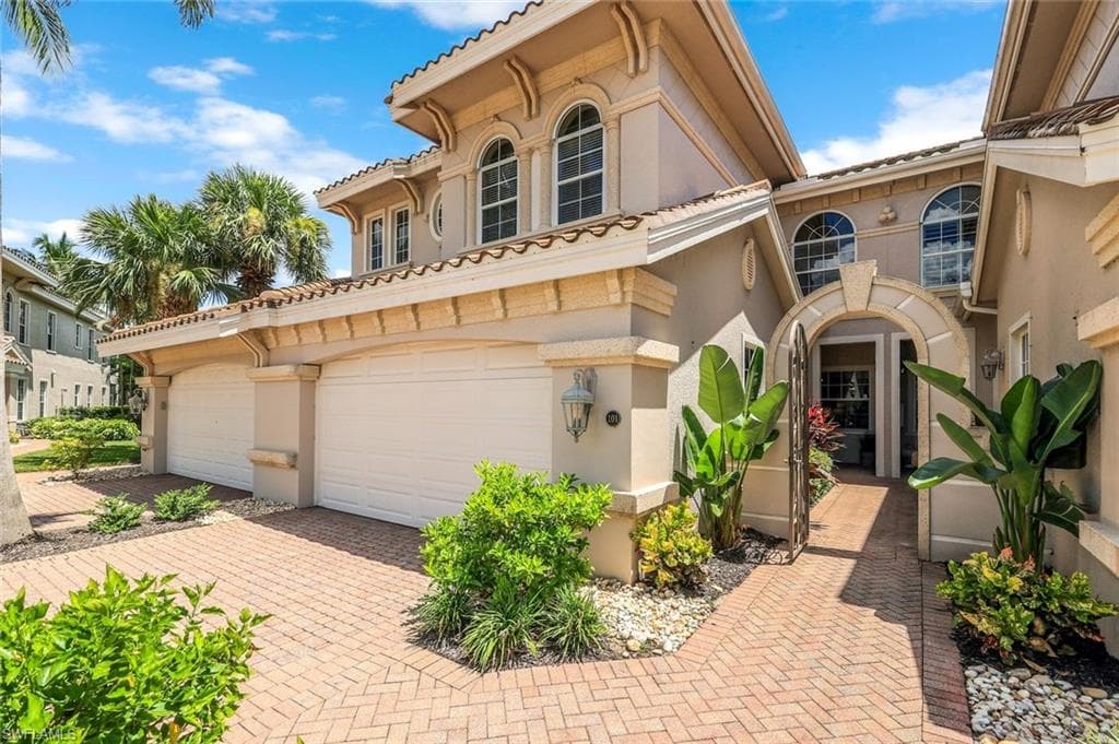 3164 Serena Ln 101, Naples, FL 34114-3