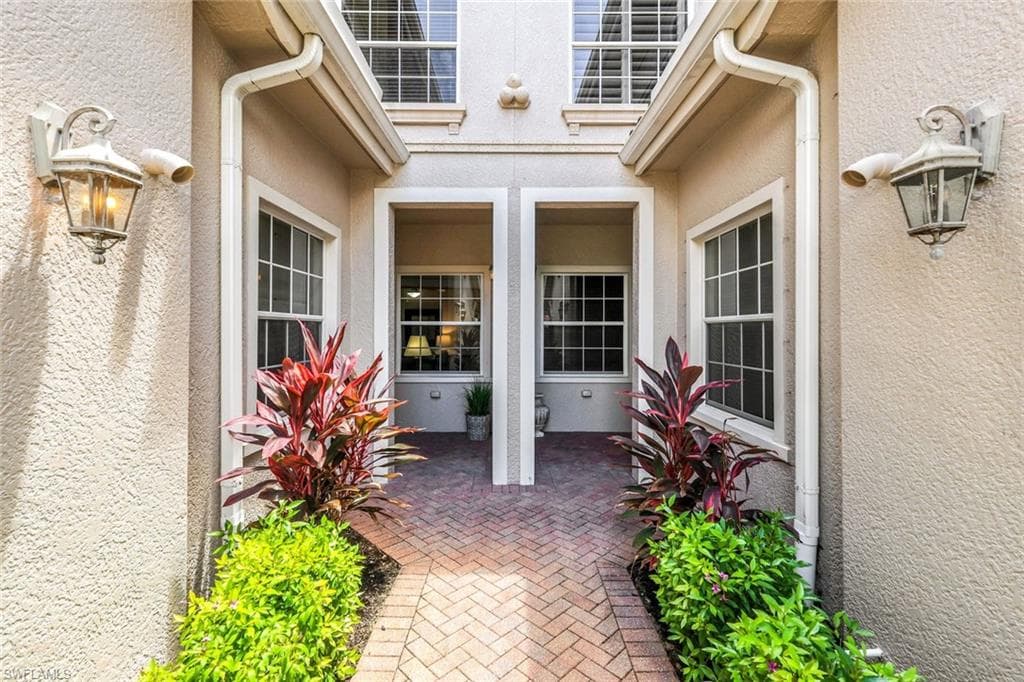 3164 Serena Ln 101, Naples, FL 34114-4