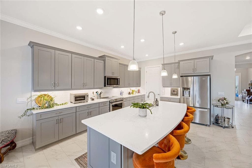 18652 Royal Hammock Blvd, Naples, FL 34114-16