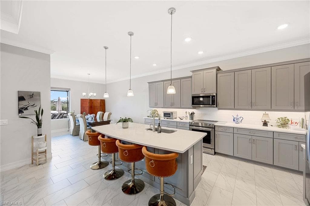 18652 Royal Hammock Blvd, Naples, FL 34114-17