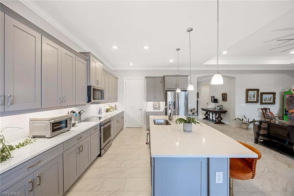 18652 Royal Hammock Blvd, Naples, FL 34114-18