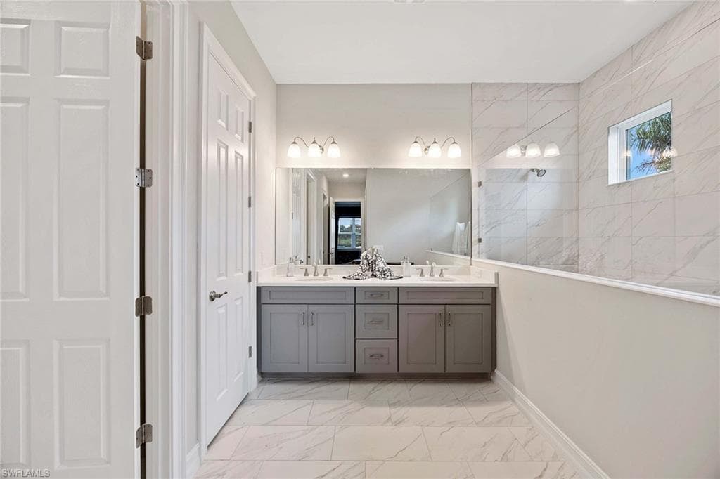 18652 Royal Hammock Blvd, Naples, FL 34114-21