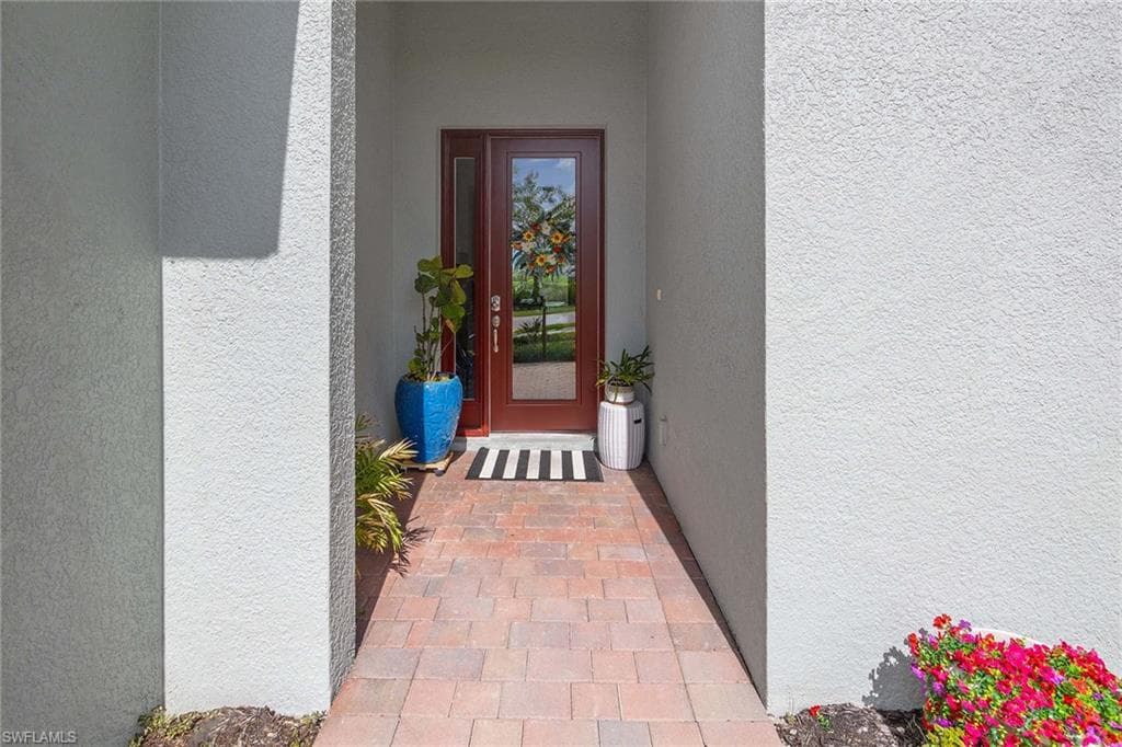 18652 Royal Hammock Blvd, Naples, FL 34114-8