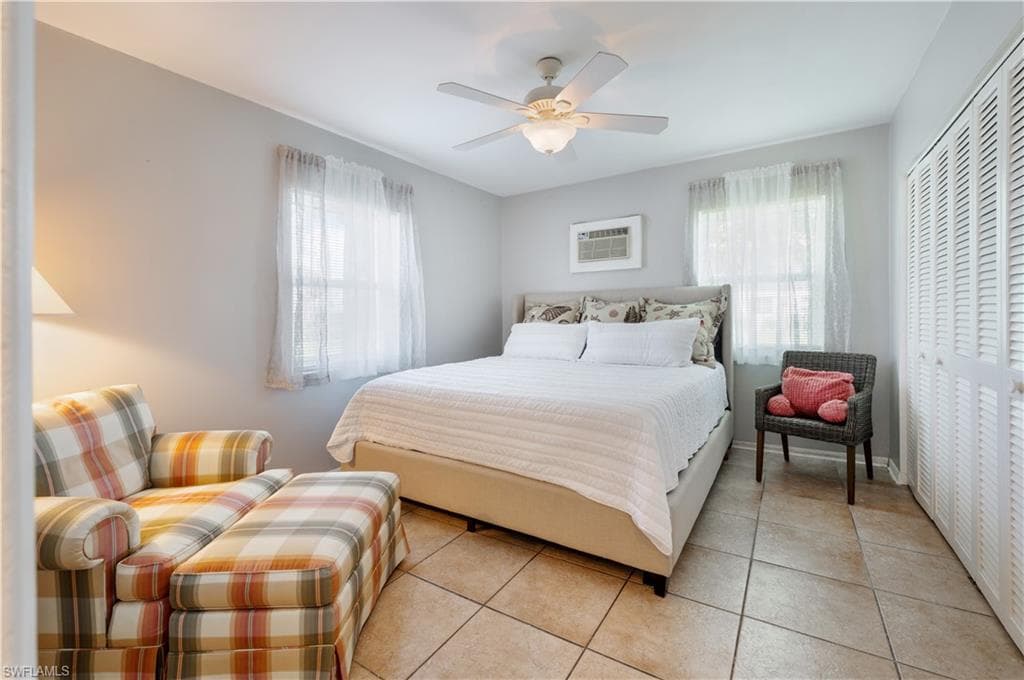 235 Seaview Ct E5, Marco Island, FL 34145-9