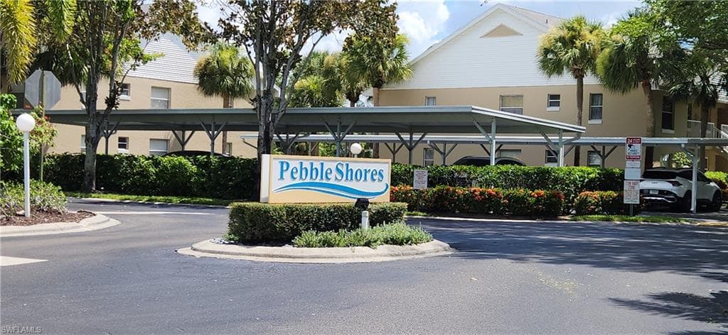 186 Pebble Shores Dr 203, Naples, FL 34110-9