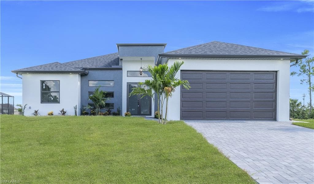 2318 30th Ter, Cape Coral, FL 33993-2