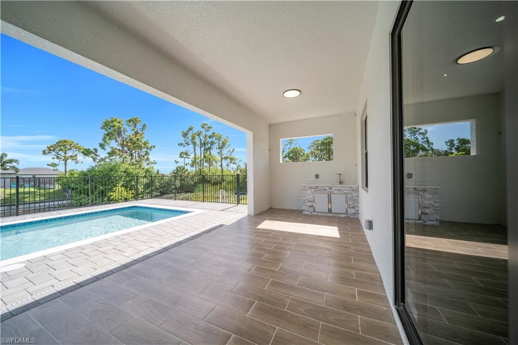 2318 30th Ter, Cape Coral, FL 33993-7