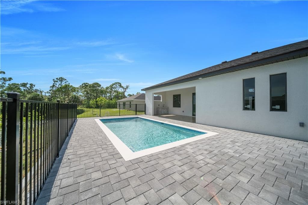 2318 30th Ter, Cape Coral, FL 33993-8