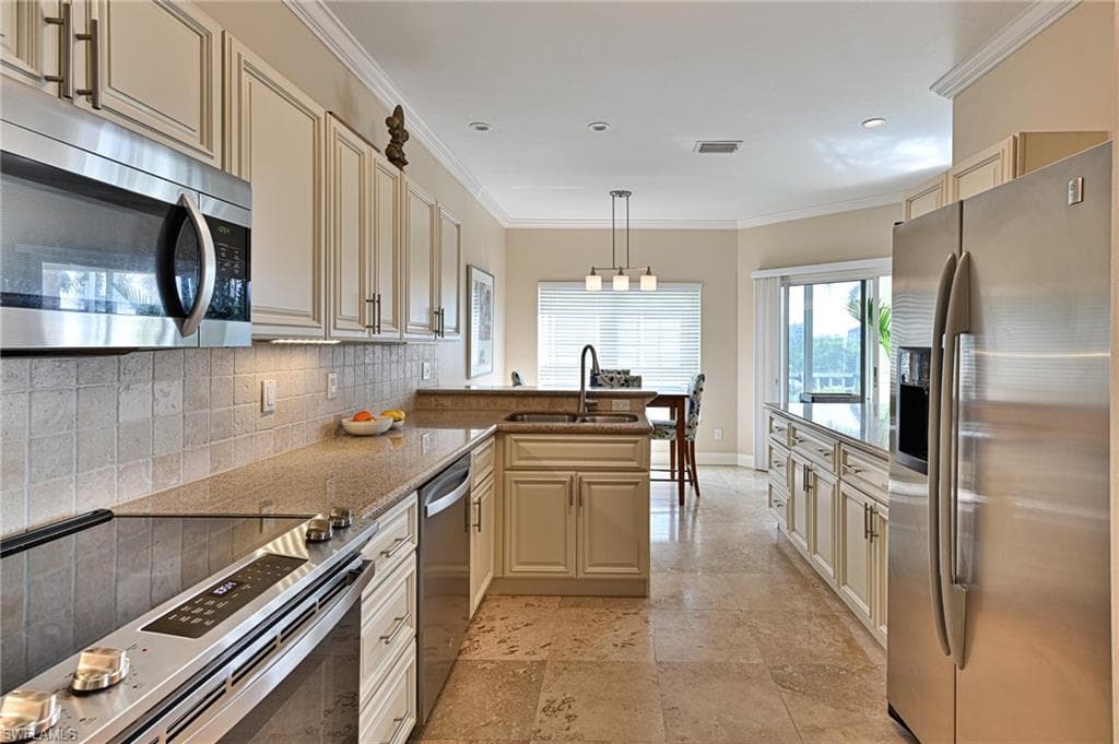 175 Barefoot Cir 29, Bonita Springs, FL 34134-16