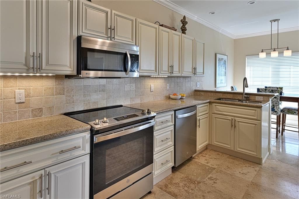 175 Barefoot Cir 29, Bonita Springs, FL 34134-17