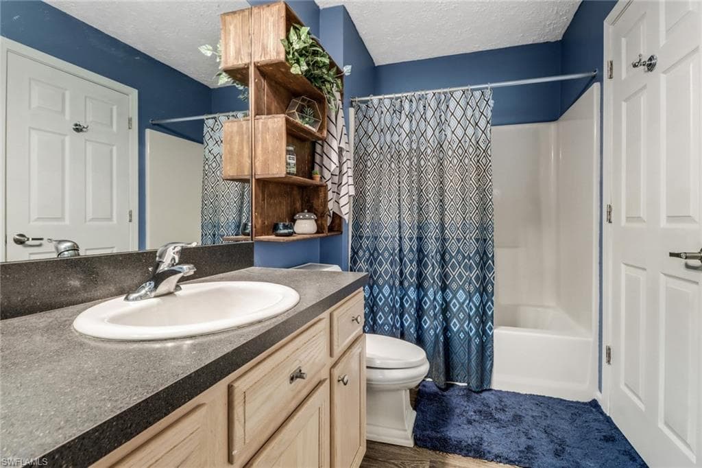 398 Leawood Cir, Naples, FL 34104-11