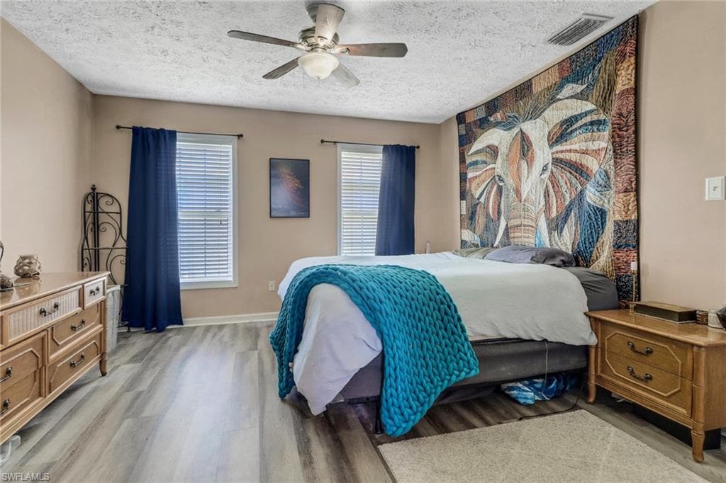 398 Leawood Cir, Naples, FL 34104-7