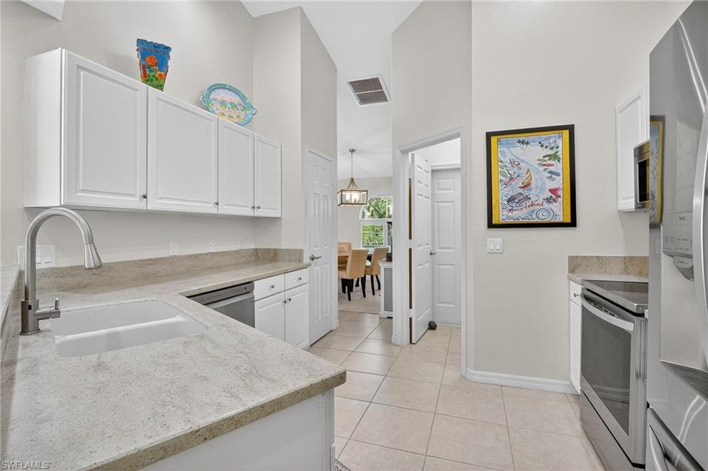 5 Tahiti Rd, Marco Island, FL 34145-10