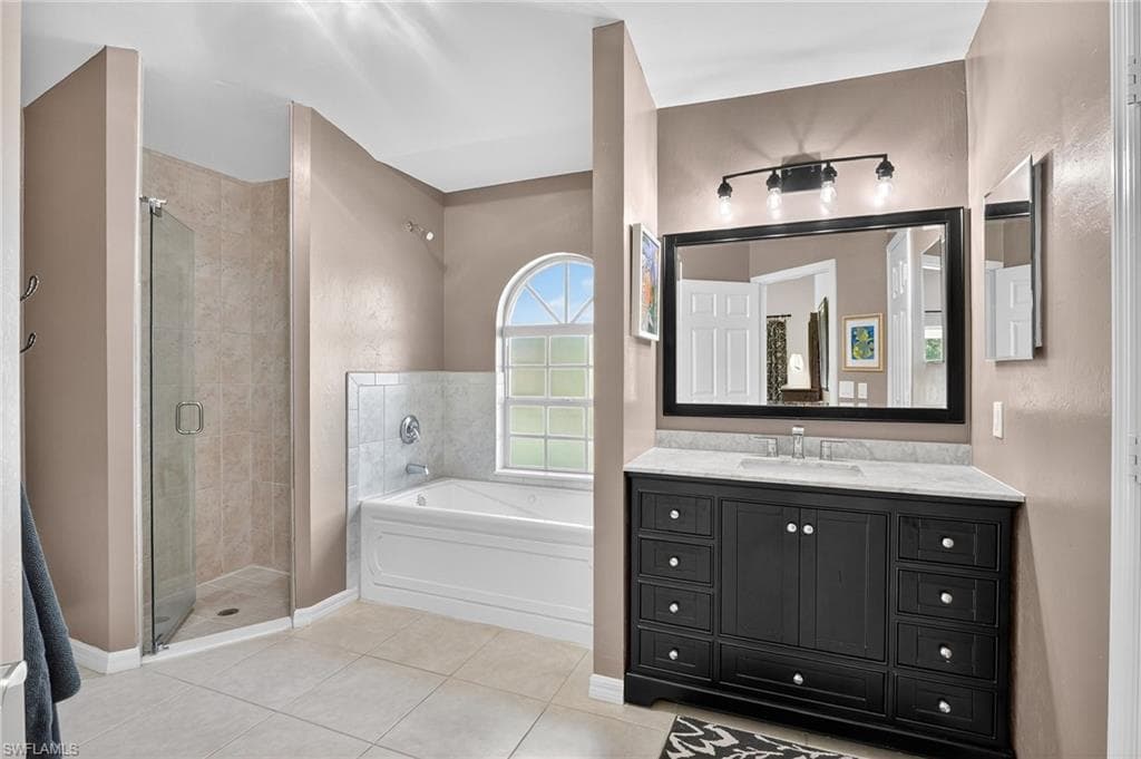 5 Tahiti Rd, Marco Island, FL 34145-23