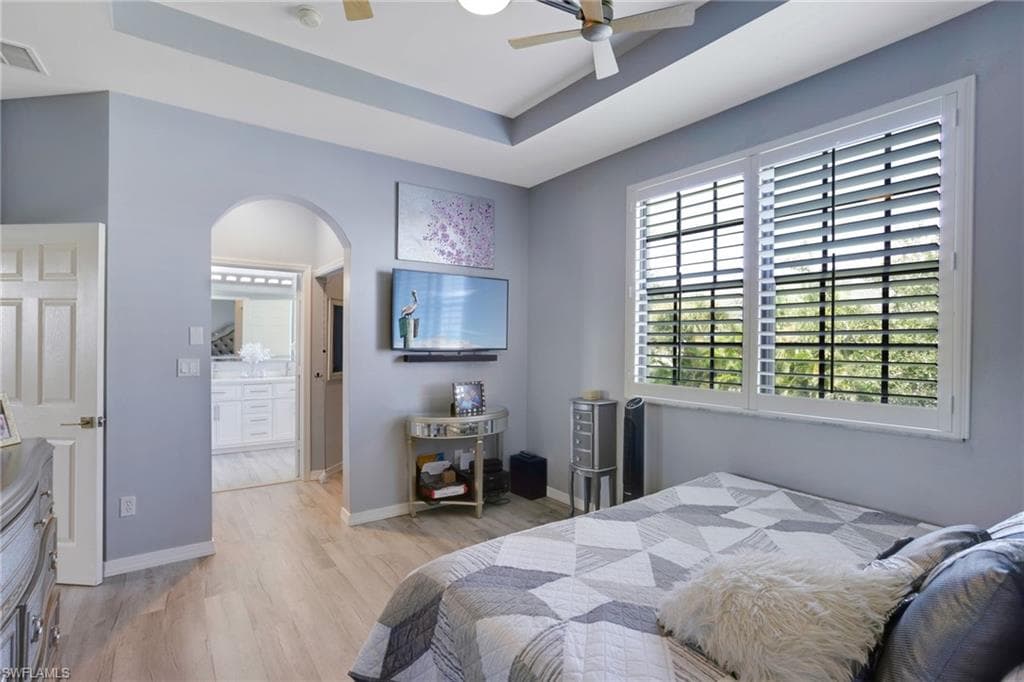 15659 Summit Place Cir, Naples, FL 34119-11