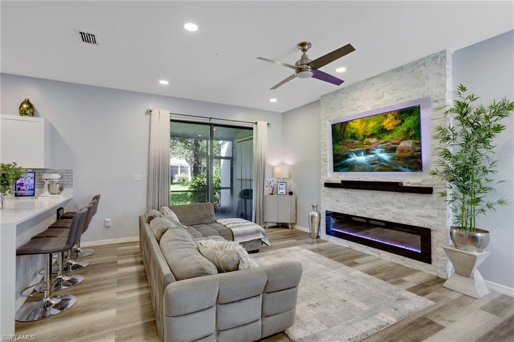 15659 Summit Place Cir, Naples, FL 34119-1