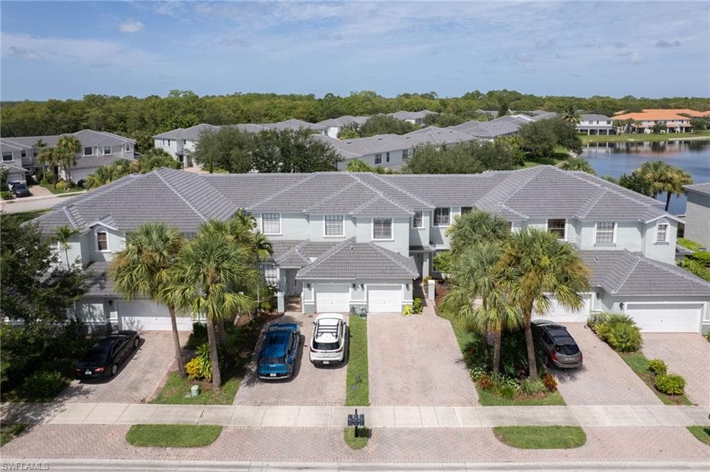 15659 Summit Place Cir, Naples, FL 34119-20