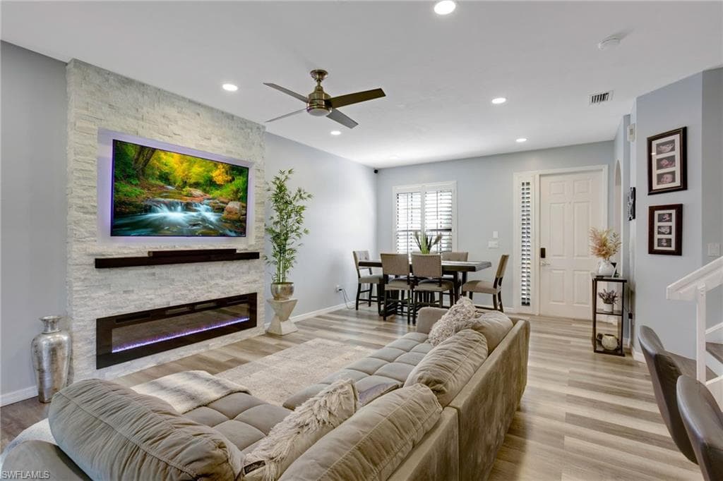 15659 Summit Place Cir, Naples, FL 34119-4