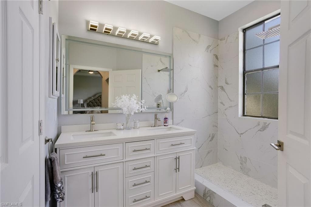 15659 Summit Place Cir, Naples, FL 34119-8