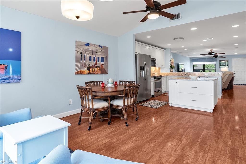 195 Fox Glen Dr 3-195, Naples, FL 34104-10