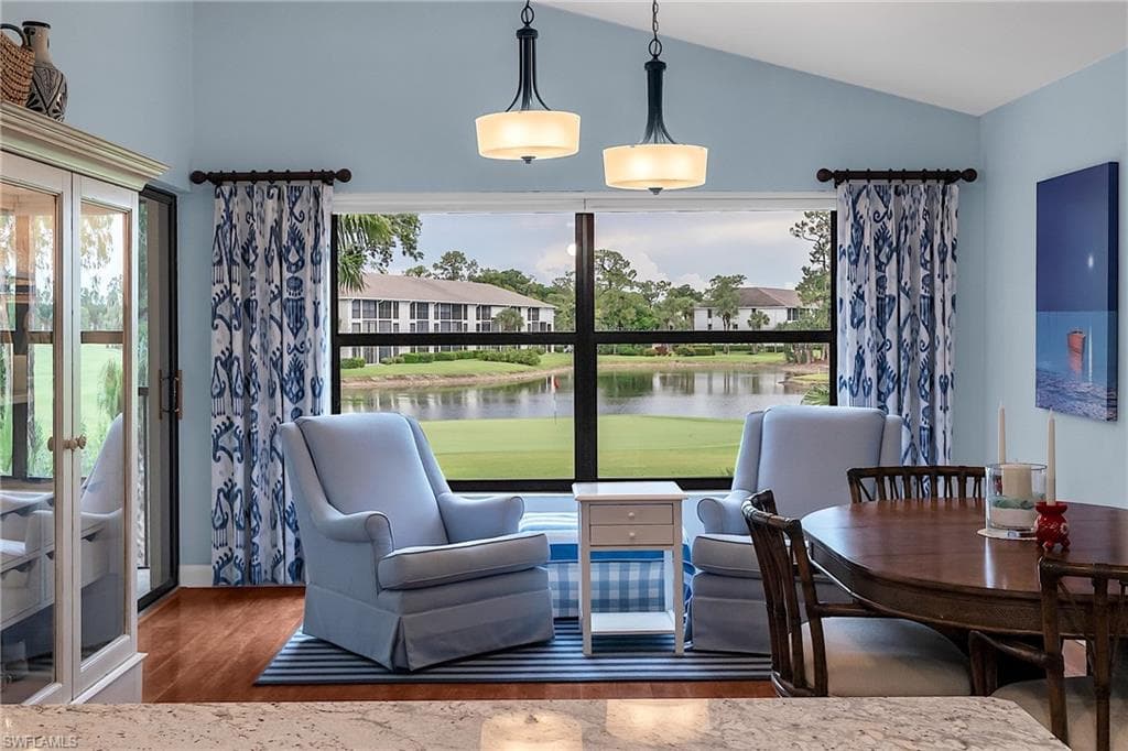 195 Fox Glen Dr 3-195, Naples, FL 34104-12