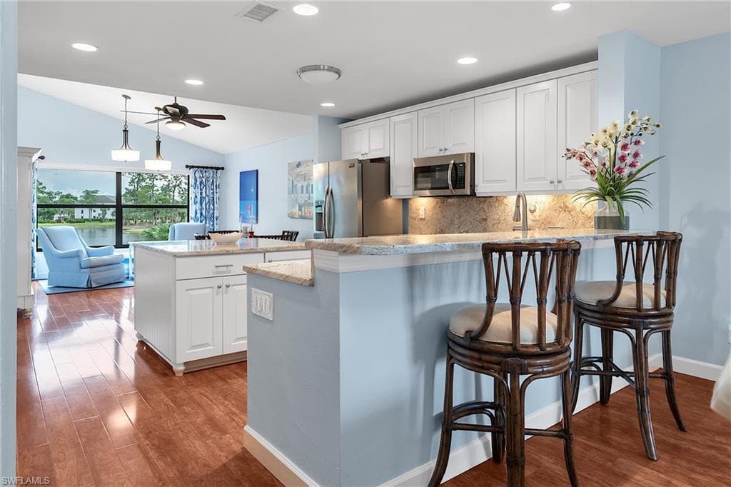 195 Fox Glen Dr 3-195, Naples, FL 34104-4