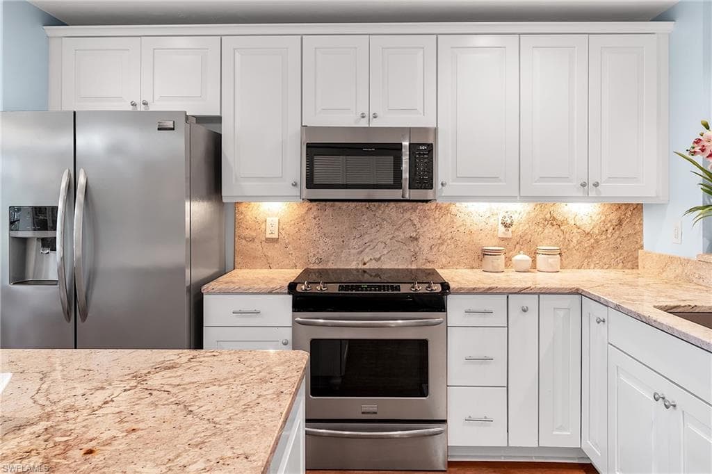 195 Fox Glen Dr 3-195, Naples, FL 34104-6